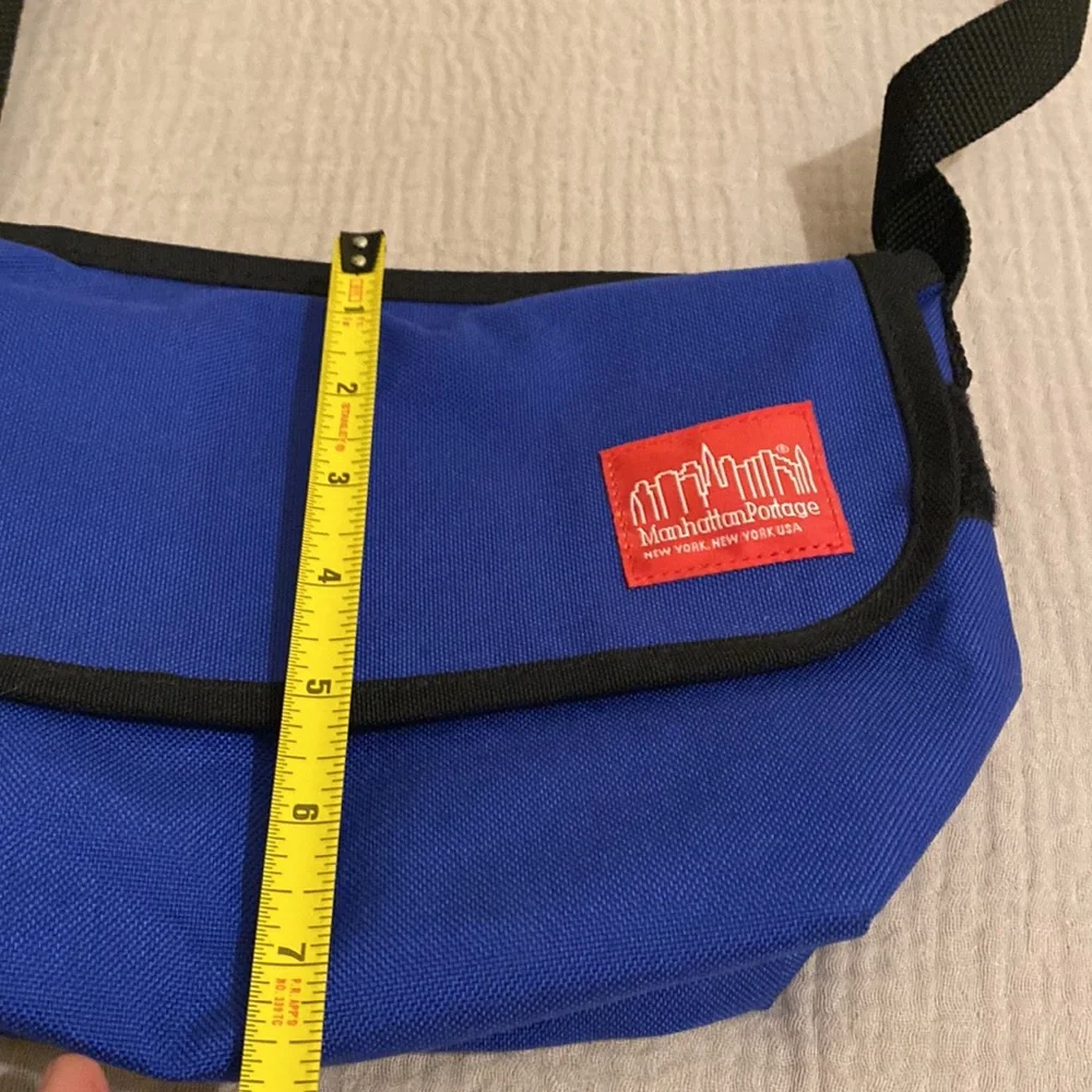 MANHATTAN PORTAGE Blue Shoulder Bag. New. No tags